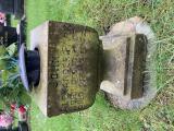 image of grave number 932895